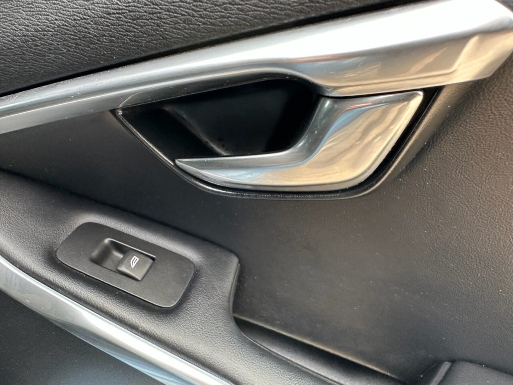 Used Volvo V40 2016 for sale - 76303541: Photo 22