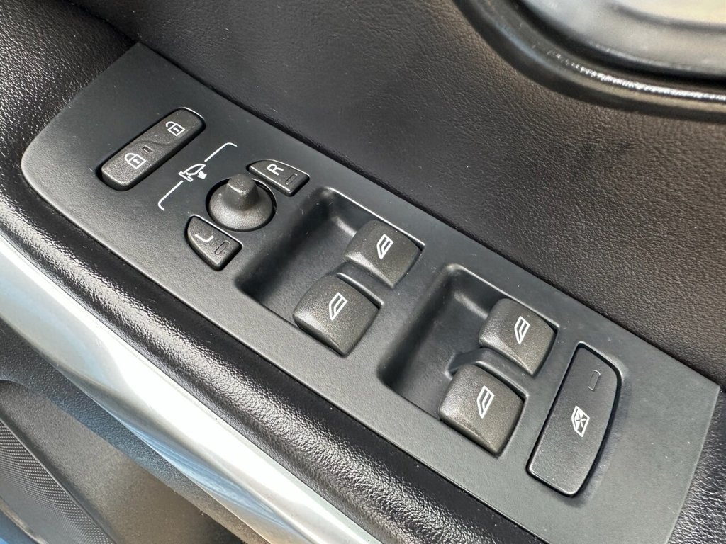 Used Volvo V40 2016 for sale - 76303541: Photo 29