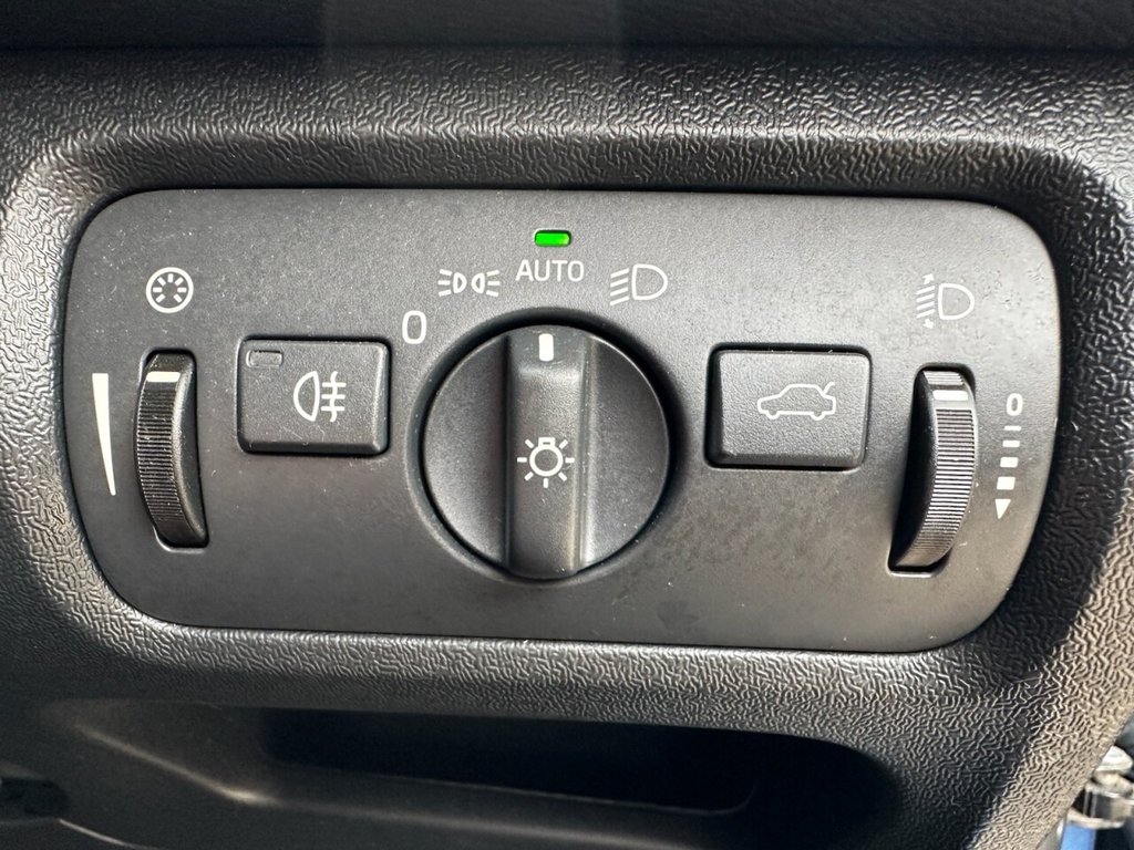 Used Volvo V40 2016 for sale - 76303541: Photo 33