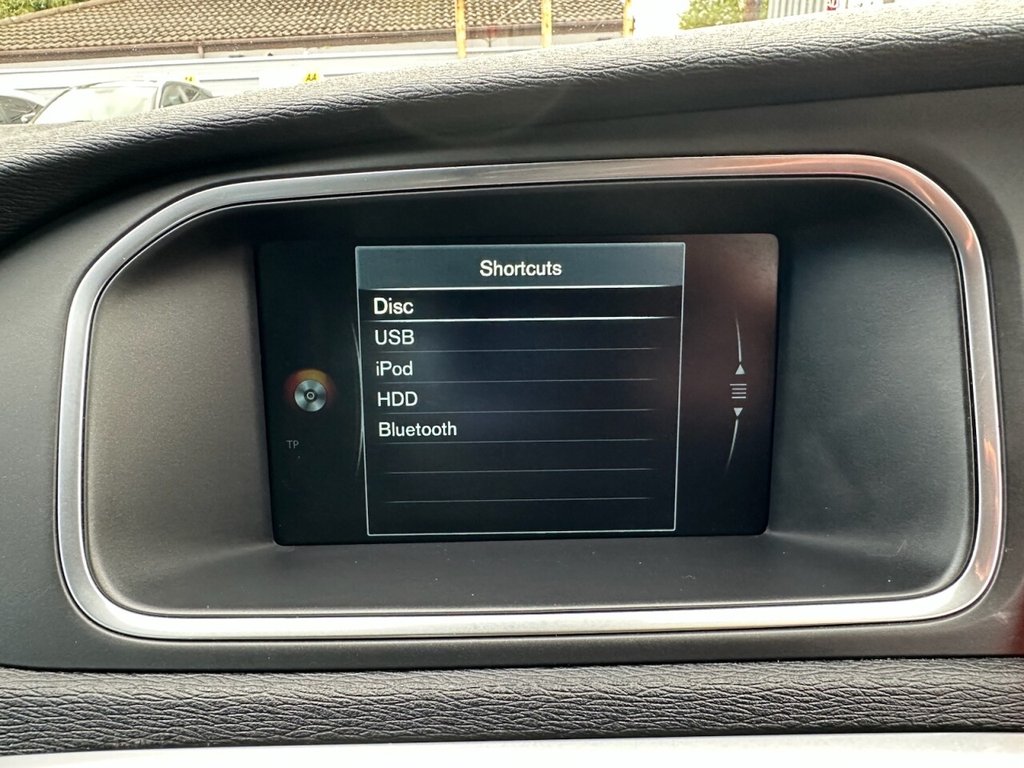 Used Volvo V40 2016 for sale - 76303541: Photo 38