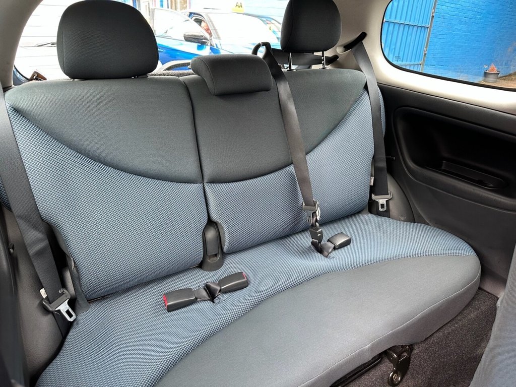 Used Toyota Yaris 2004 for sale - 76783398: Photo 14