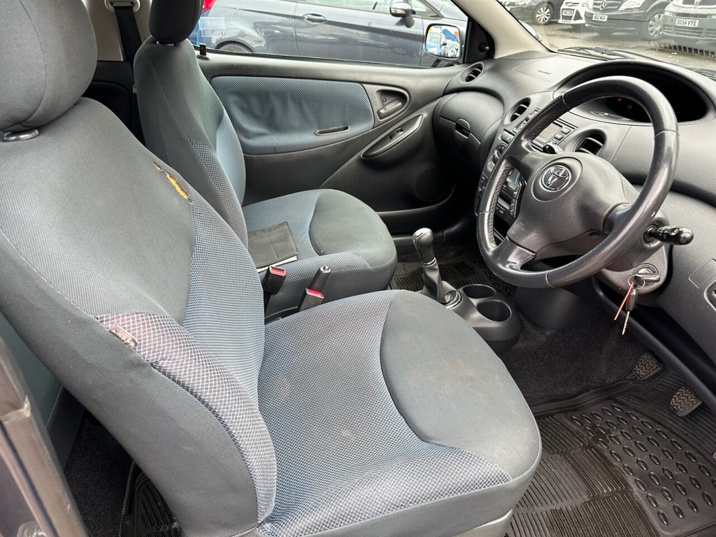 Used Toyota Yaris 2004 for sale - 76783398: Photo 16