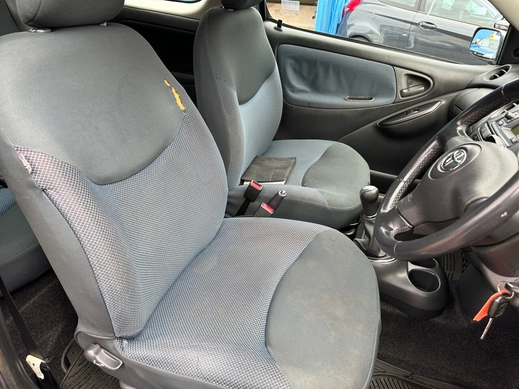 Used Toyota Yaris 2004 for sale - 76783398: Photo 17