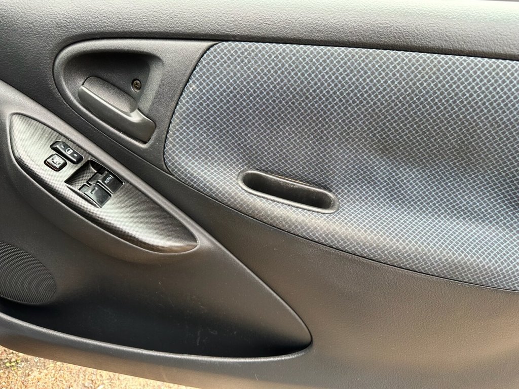 Used Toyota Yaris 2004 for sale - 76783398: Photo 19