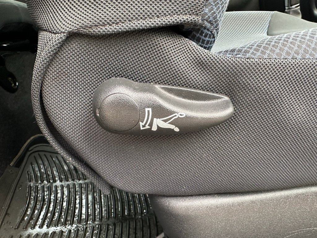 Used Toyota Yaris 2004 for sale - 76783398: Photo 20