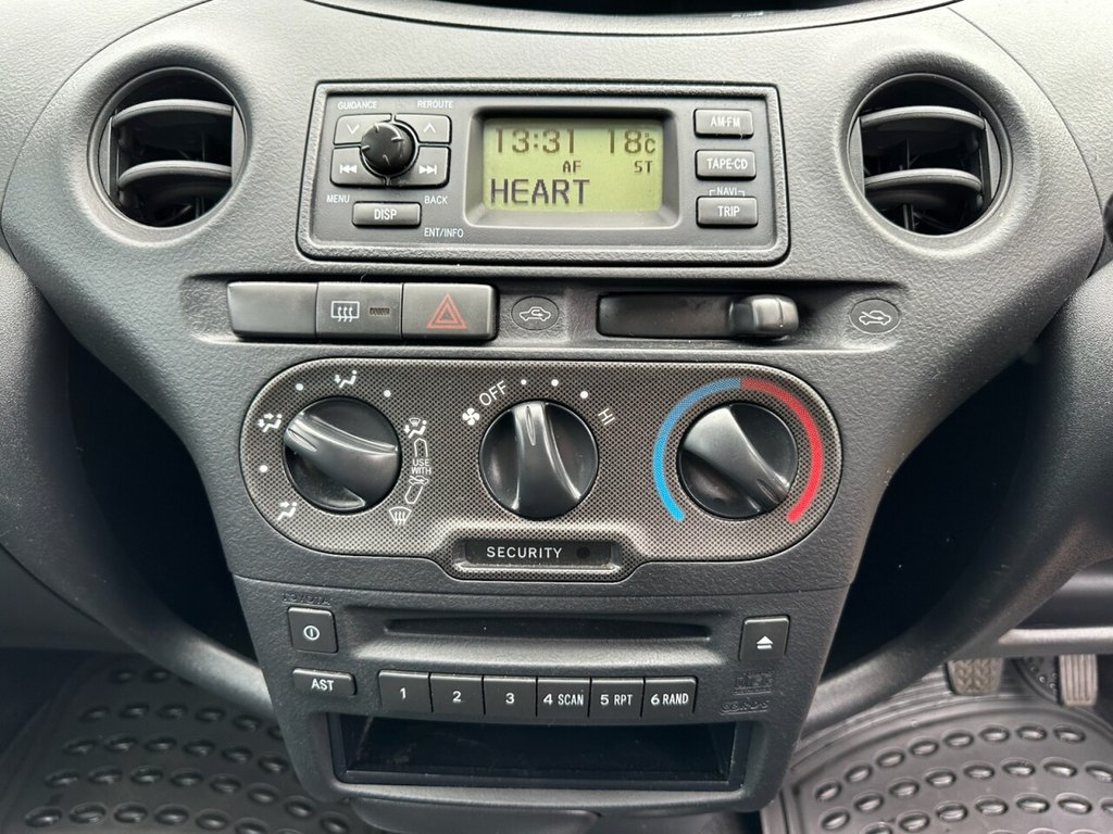 Used Toyota Yaris 2004 for sale - 76783398: Photo 25