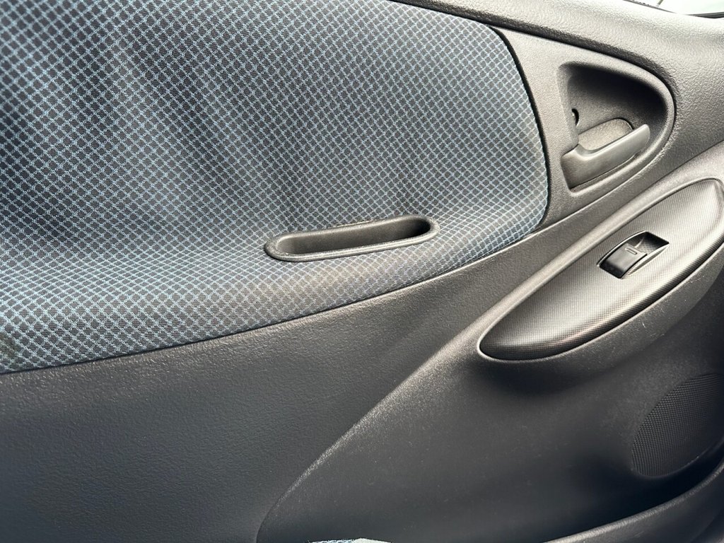 Used Toyota Yaris 2004 for sale - 76783398: Photo 33