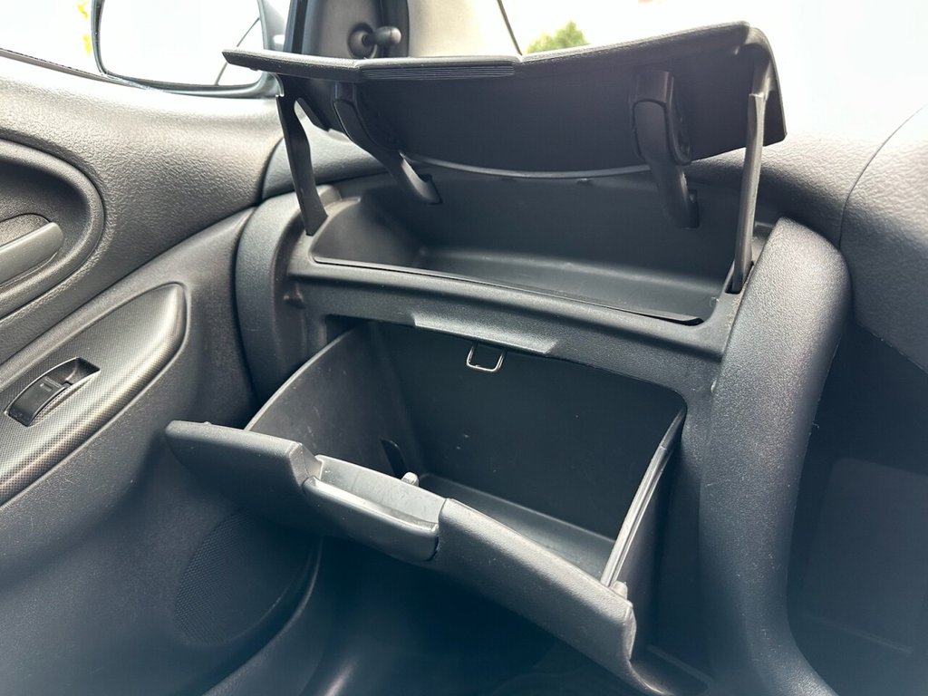 Used Toyota Yaris 2004 for sale - 76783398: Photo 35