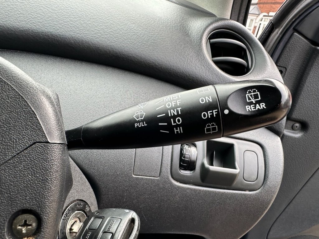 Used Toyota Yaris 2004 for sale - 76783398: Photo 39