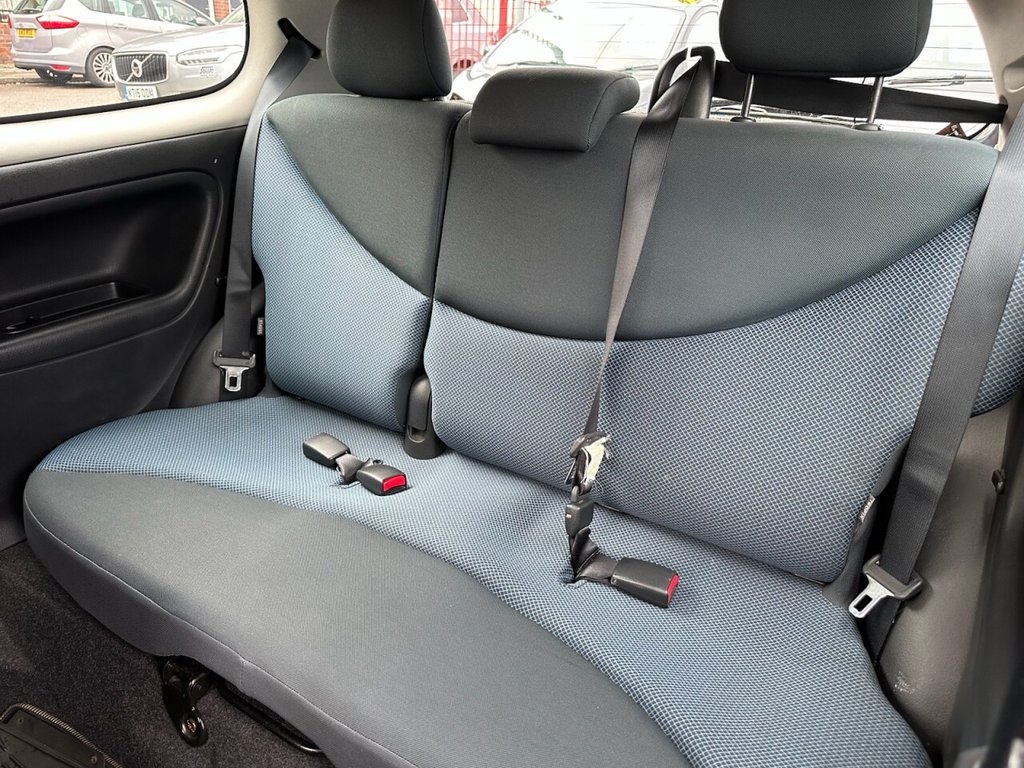 Used Toyota Yaris 2004 for sale - 76783398: Photo 44