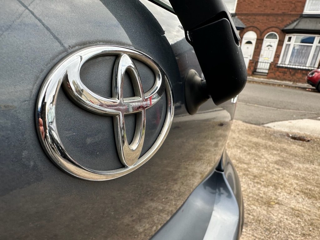 Used Toyota Yaris 2004 for sale - 76783398: Photo 46