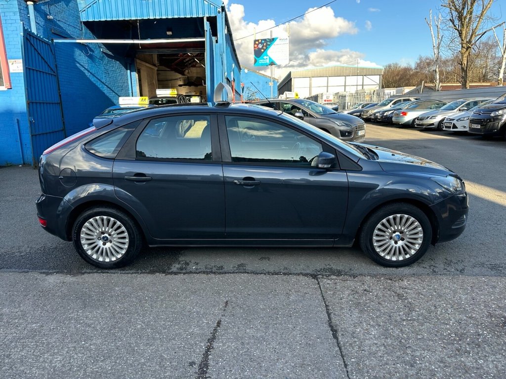 Used Ford Focus 2011 for sale - 77706190: Photo 2