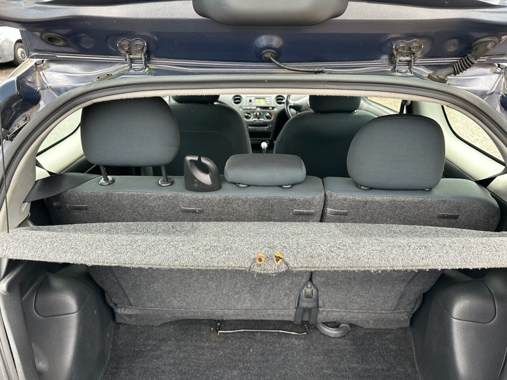Used Toyota Yaris 2004 for sale - 76482462: Photo 13