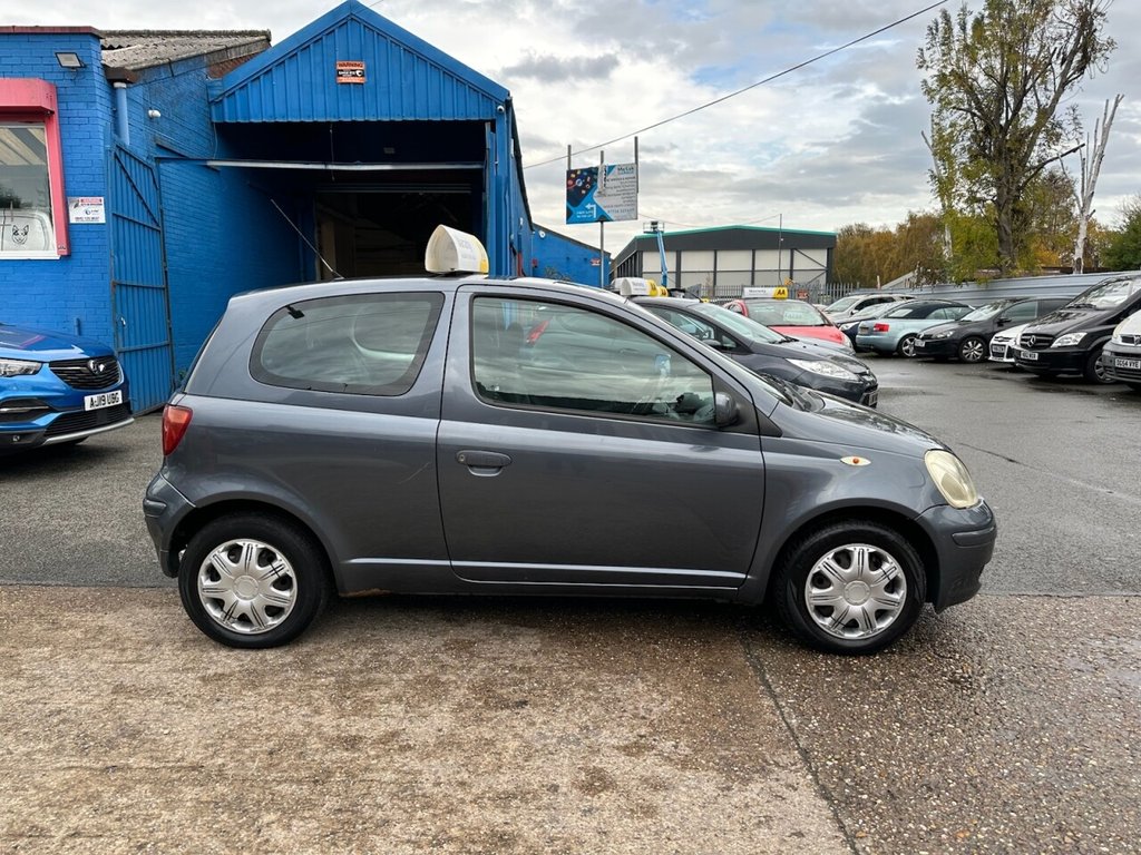 Used Toyota Yaris 2004 for sale - 76482462: Photo 2