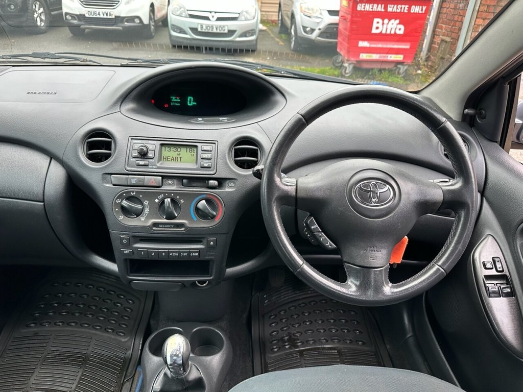 Used Toyota Yaris 2004 for sale - 76482462: Photo 21