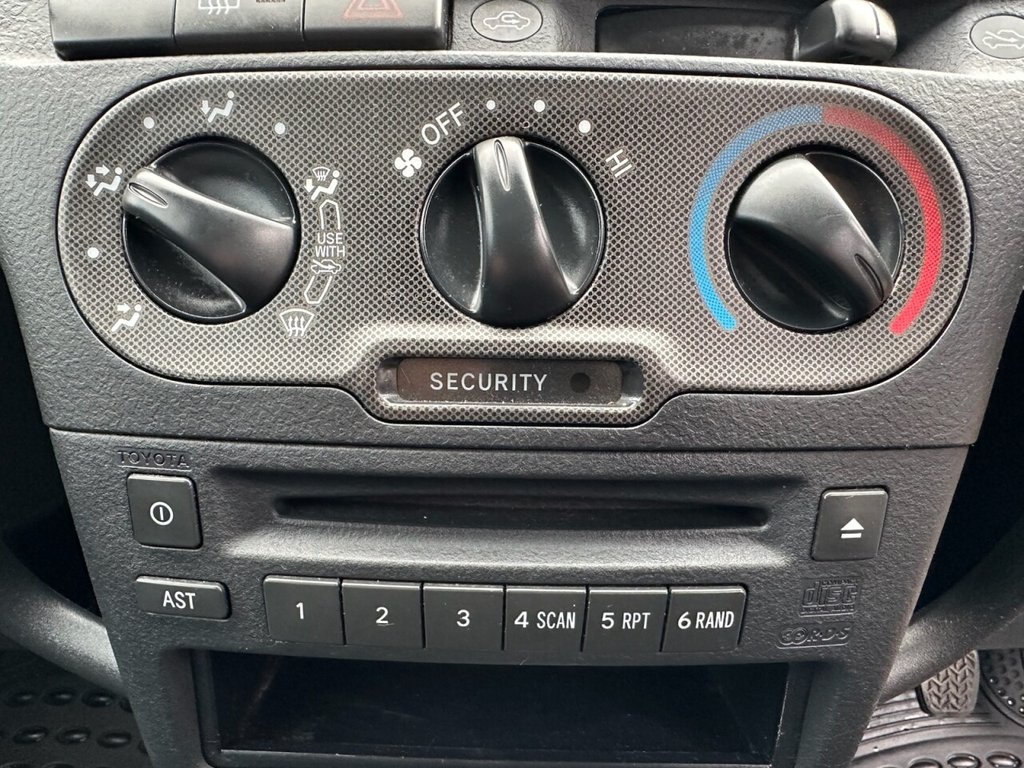 Used Toyota Yaris 2004 for sale - 76482462: Photo 27