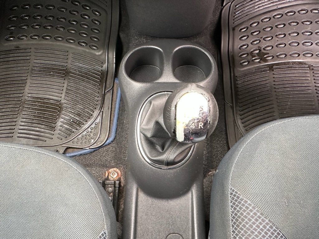 Used Toyota Yaris 2004 for sale - 76482462: Photo 31