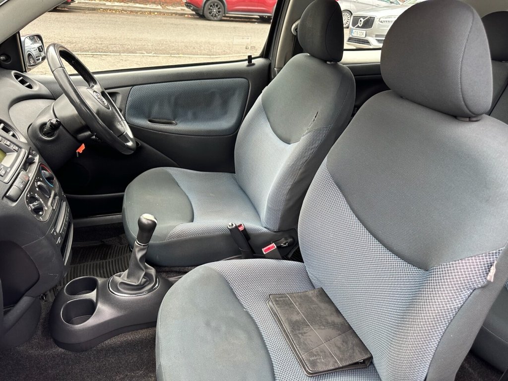 Used Toyota Yaris 2004 for sale - 76482462: Photo 43