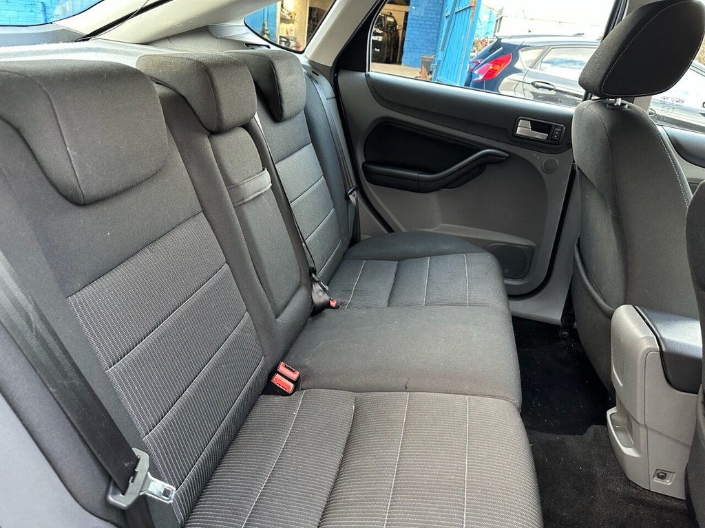 Used Ford Focus 2010 for sale - 77133823: Photo 14