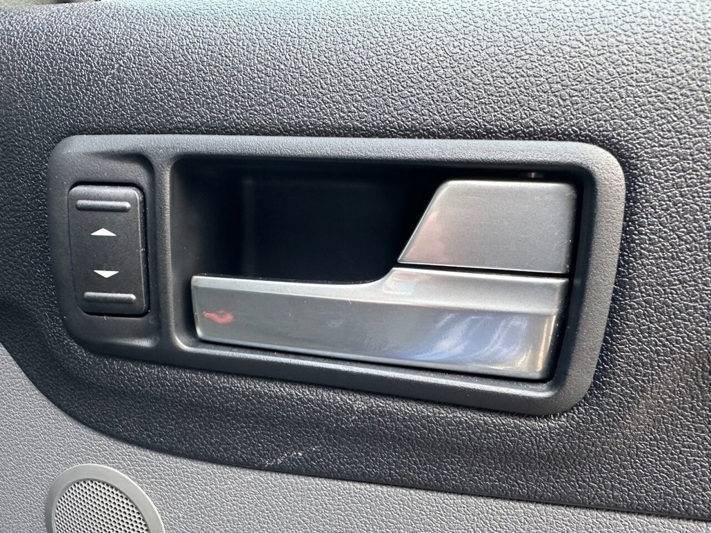 Used Ford Focus 2010 for sale - 77133823: Photo 16