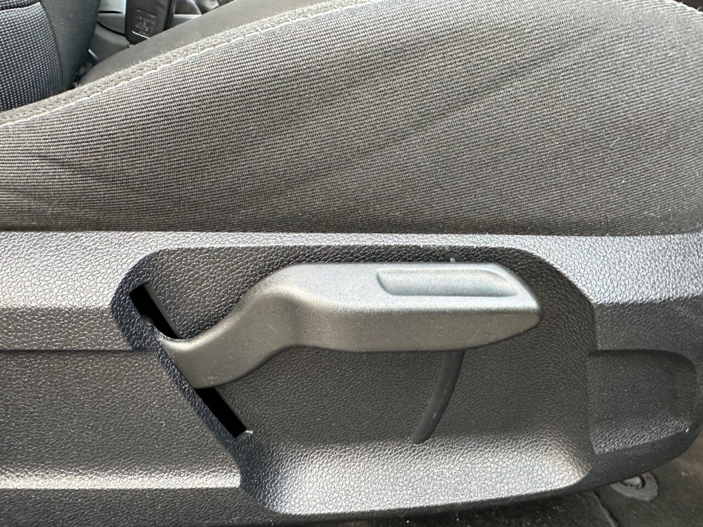 Used Ford Focus 2010 for sale - 77133823: Photo 19