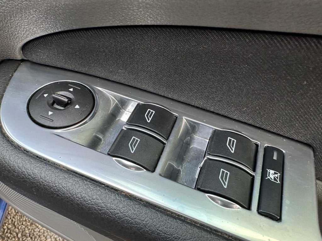 Used Ford Focus 2010 for sale - 77133823: Photo 20