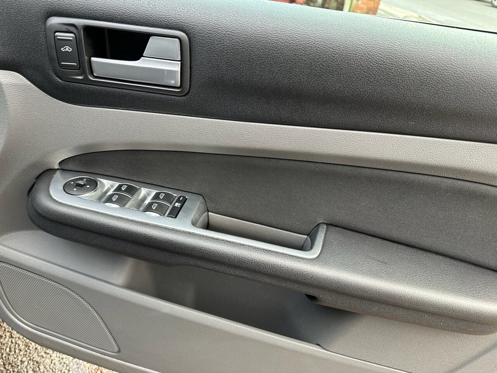 Used Ford Focus 2010 for sale - 77133823: Photo 22