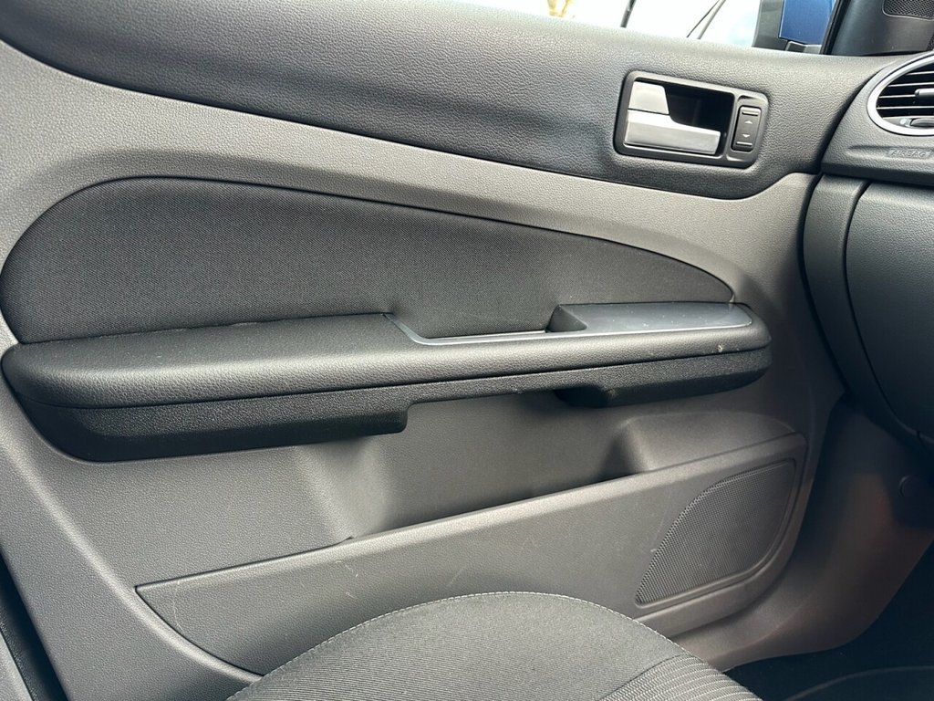 Used Ford Focus 2010 for sale - 77133823: Photo 44