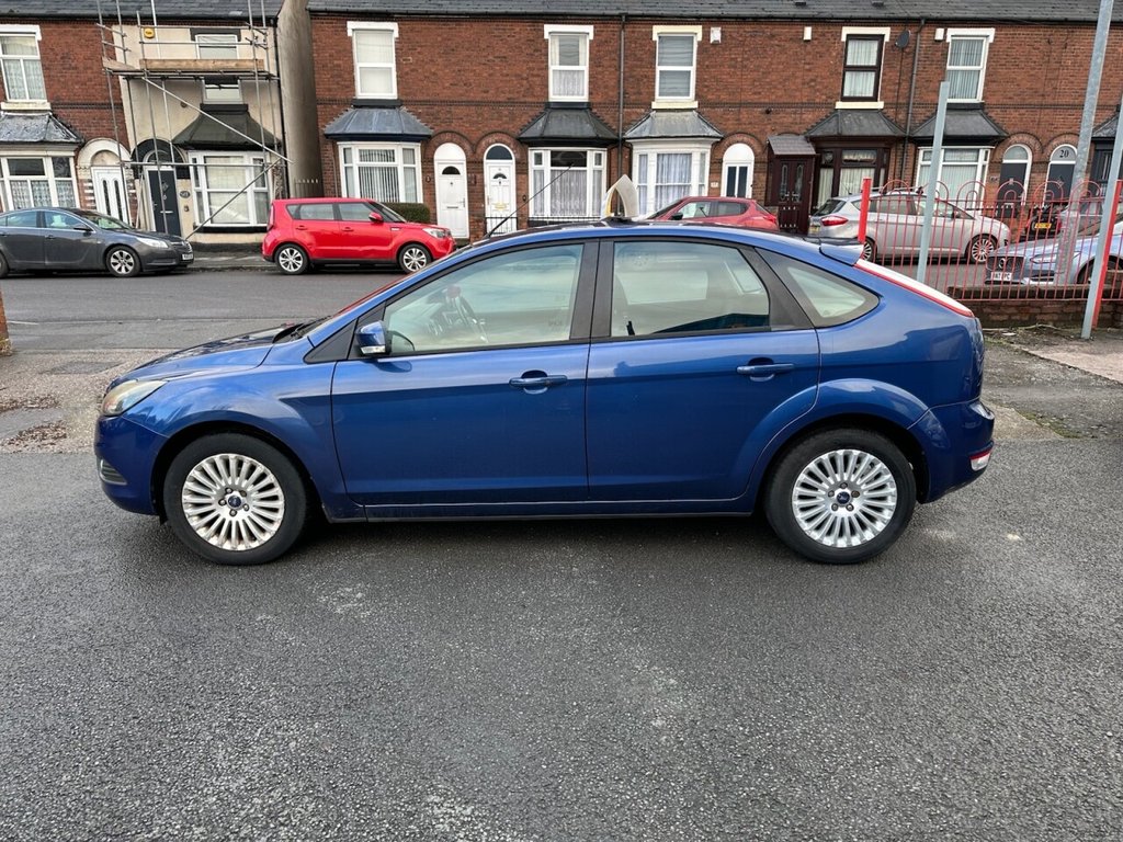 Used Ford Focus 2010 for sale - 77133823: Photo 6