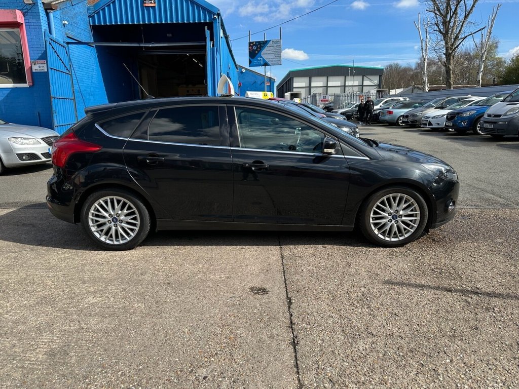 Used Ford Focus 2013 for sale - 78049554: Photo 2