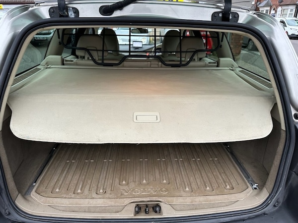 Used Volvo XC70 2011 for sale - 76304146: Photo 11