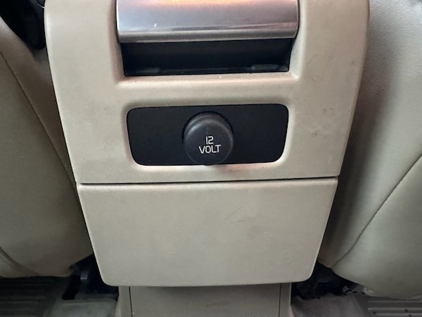 Used Volvo XC70 2011 for sale - 76304146: Photo 24