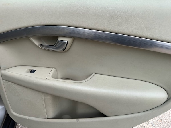 Used Volvo XC70 2011 for sale - 76304146: Photo 28