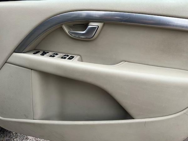 Used Volvo XC70 2011 for sale - 76304146: Photo 34
