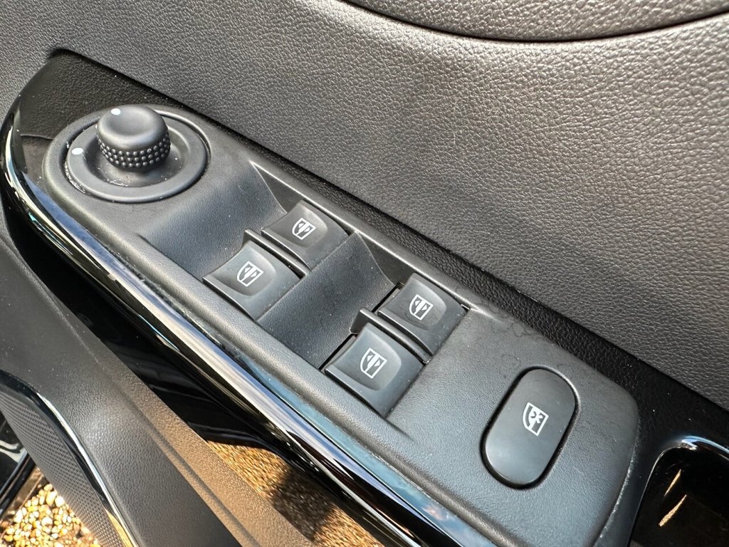 Used Renault Captur 2016 for sale - 76670511: Photo 24