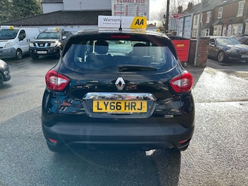 Used Renault Captur 2016 for sale - 76670511: Photo