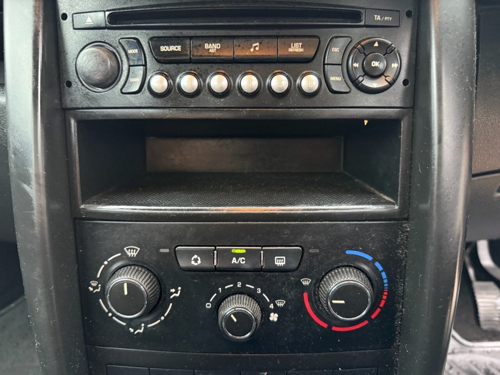 Used Peugeot 207 2010 for sale - 76591006: Photo 28