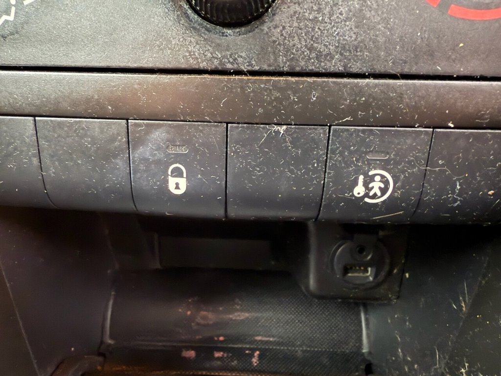 Used Peugeot 207 2010 for sale - 76591006: Photo 29