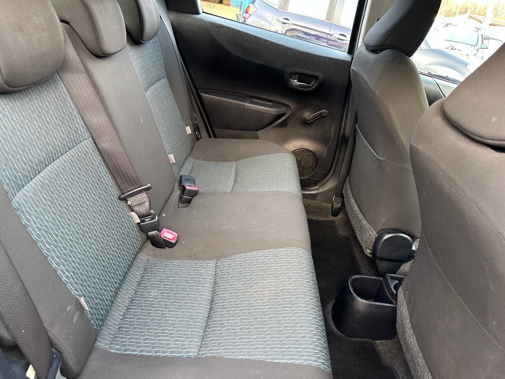 Used Toyota Yaris 2012 for sale - 77771037: Photo 15