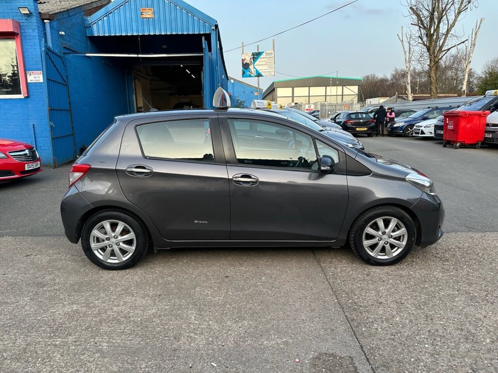 Used Toyota Yaris 2012 for sale - 77771037: Photo 2