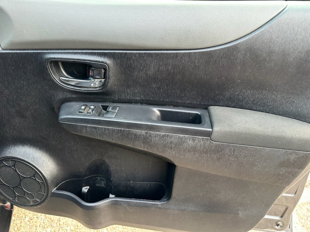 Used Toyota Yaris 2012 for sale - 77771037: Photo 24