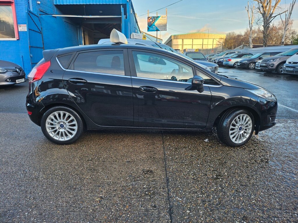Used Ford Fiesta 2013 for sale - 76923968: Photo 2