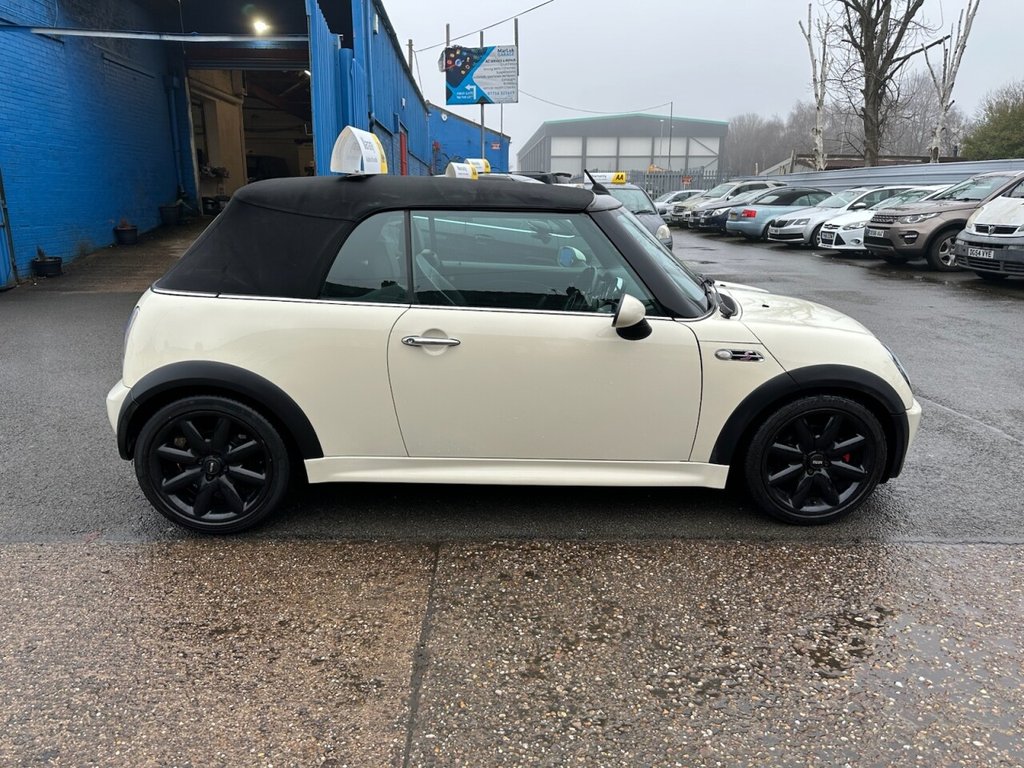 Used MINI Convertible 2007 for sale - 77139481: Photo 3