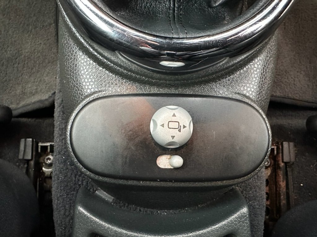 Used MINI Convertible 2007 for sale - 77139481: Photo 34