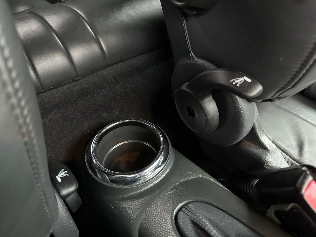 Used MINI Convertible 2007 for sale - 77139481: Photo 37