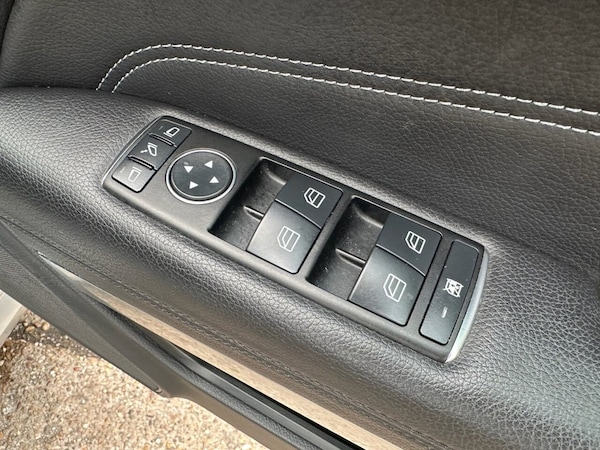 Used Mercedes-Benz E Class 2014 for sale - 76303561: Photo 28
