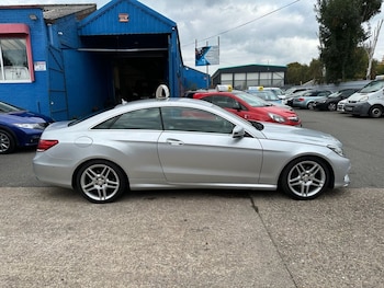 Used Mercedes-Benz E Class 2014 for sale - 76303561: Photo 2