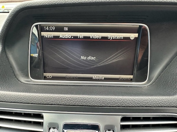 Used Mercedes-Benz E Class 2014 for sale - 76303561: Photo 40