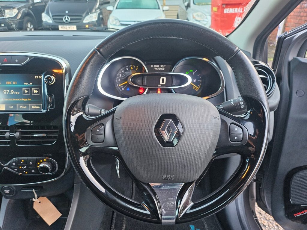 Used Renault Clio 2014 for sale - 76797657: Photo 10