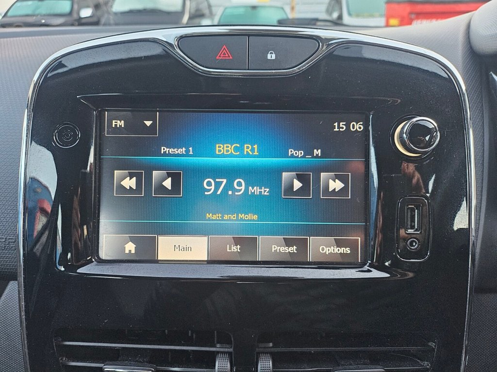 Used Renault Clio 2014 for sale - 76797657: Photo 11